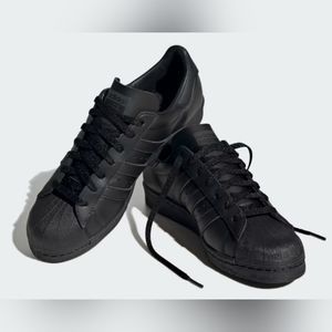 Adidas Superstar Sneakers Size 5